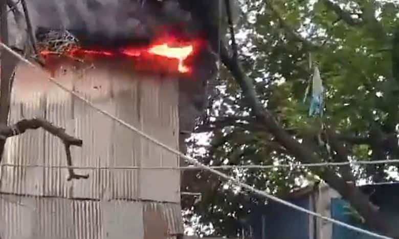Massive fire erupts at Puranapul godown in Hyderabad