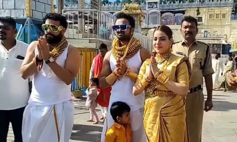 Watch: Draped in 25 kg gold, Pune family makes glittering visit to Tirupati temple