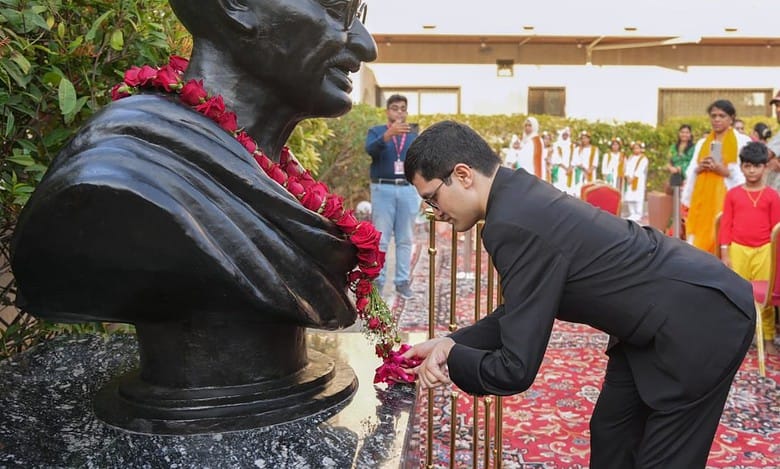 NRIs in Saudi Arabia pay floral tributes to Mahatma Gandhi on I-Day