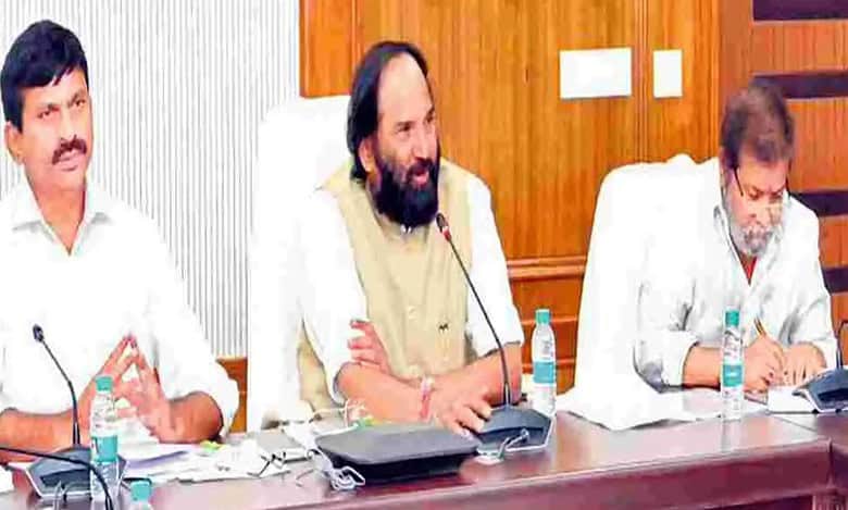 Civil supplies minister N Uttam Kumar Reddy announces distribution of fine grain rice through fair price shops from January.