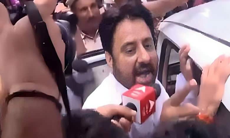 ED arrests AAP MLA Amanatullah Khan in money laundering case