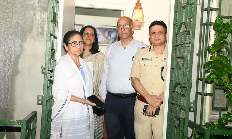 CM Mamata Banerjee waits at her residence for the protesting junior doctors.