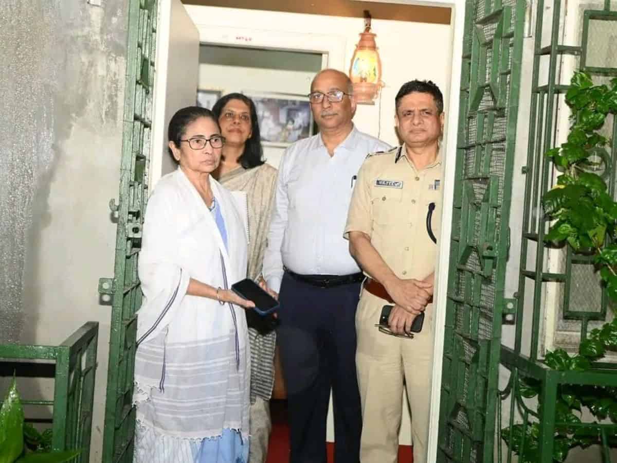 CM Mamata Banerjee waits at her residence for the protesting junior doctors.