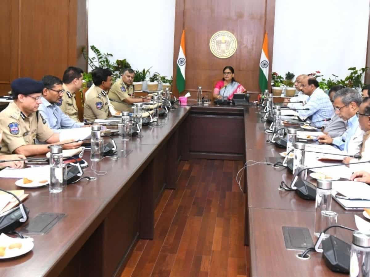 CS meets top officials at Secretariate