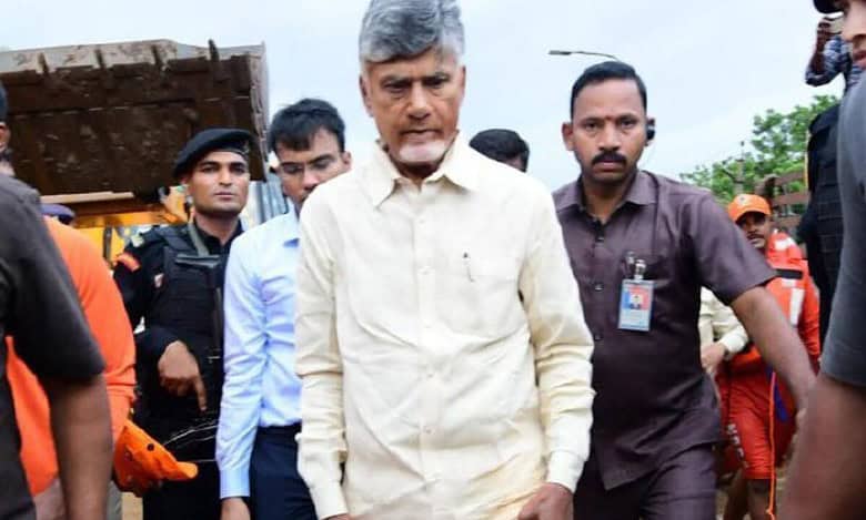 Heavy rain lashes Andhra, CM Naidu puts administration on alert