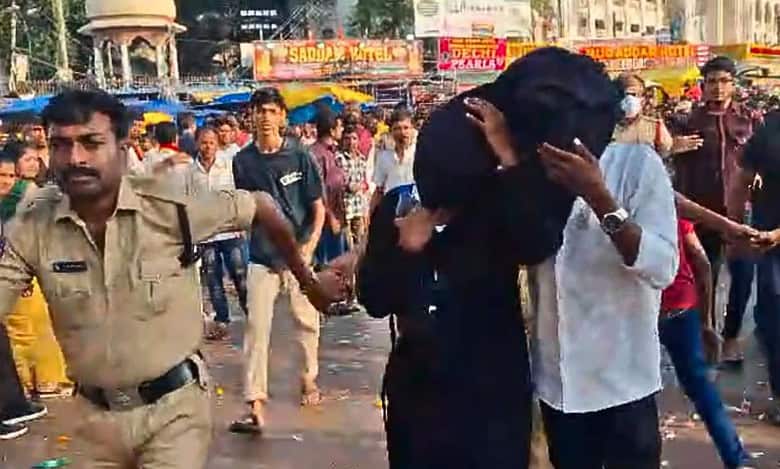 Tension at Charminar Ganesh Visarjan over burkha-clad woman's presence