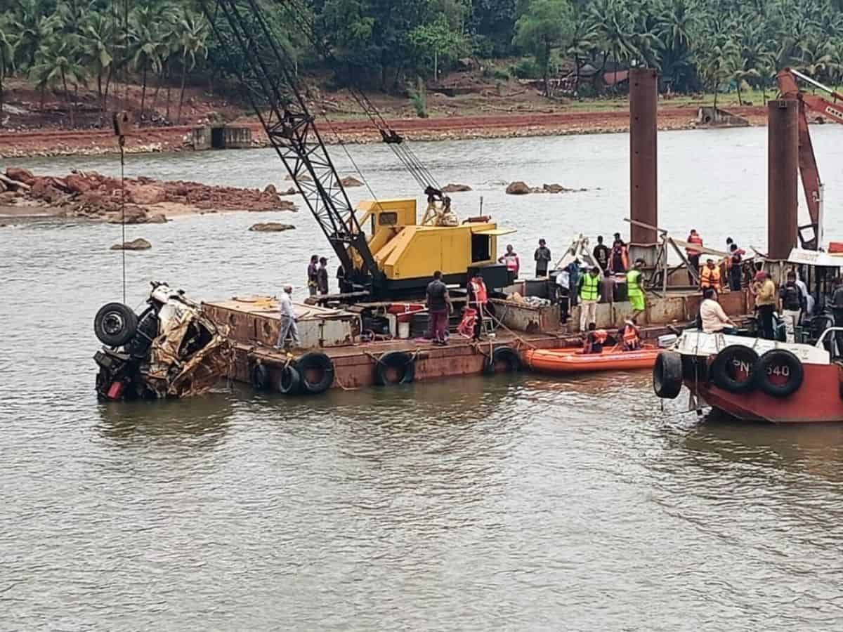 Missing Lorry being Dredged out of the river two months after Shirur landslide