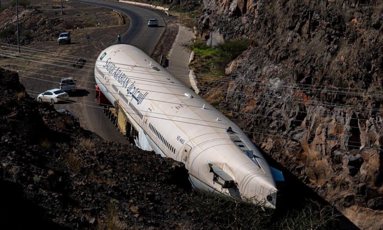 Watch: Retired aircrafts in transit by road from Jeddah-Riyadh