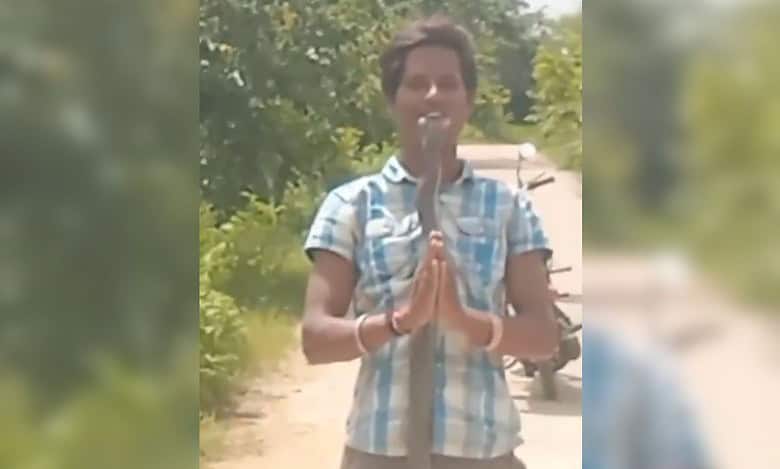 Video: Telangana youngster makes reel with cobra in mouth, dies later