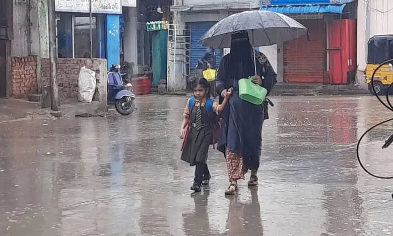 IMD issues orange alert to five districts in Telangana on Sunday.