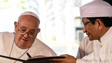 Pope signs declaration with Indonesian imam against religion stoking conflict