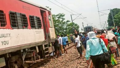 Coupling of Magadh Express breaks, train splits into two in Bihar's Buxar