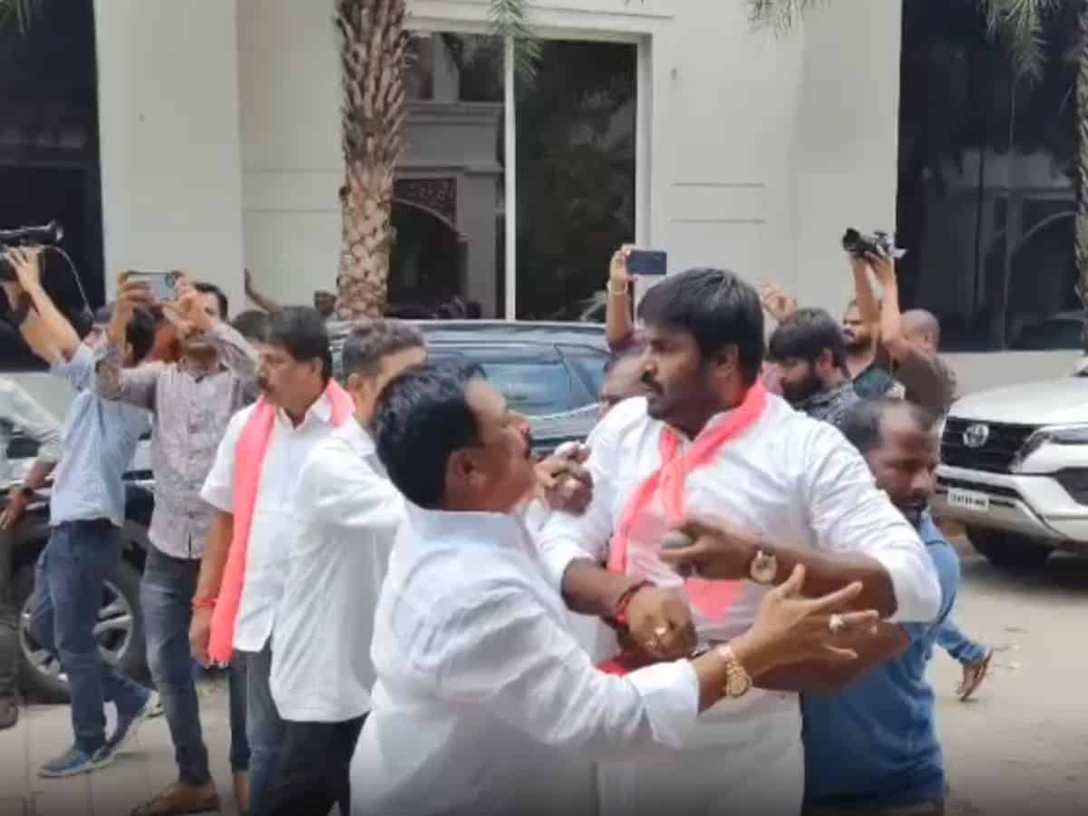 Arikepudi Gandhi's supporters target BRS MLA Kaushik Reddy's house