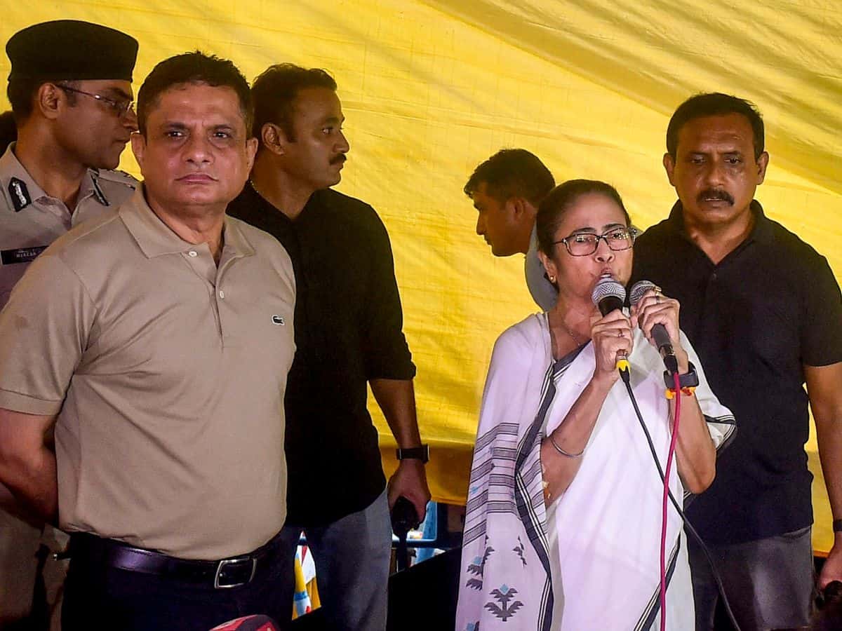 Mamata's visit to junior doctors' protest site was 'photo-op': BJP