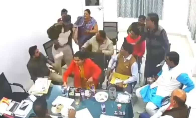Video of cop removing uniform after argument with BJP leader's husband: Cong slams MP govt