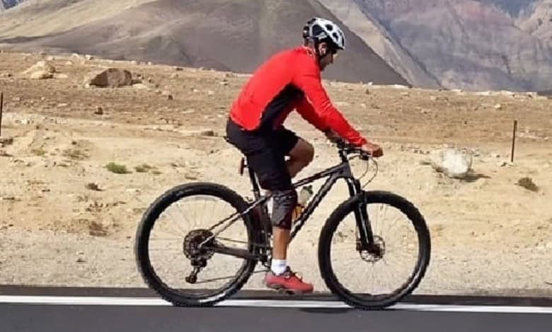 Farhan Akhtar enjoys riding bicycle in the mountains
