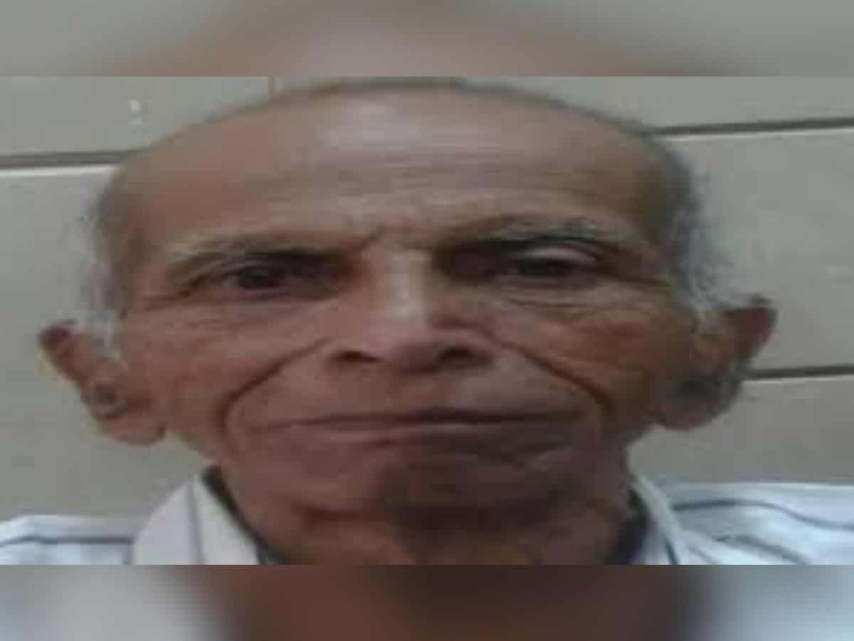 Veteran journalist Vijay Vaidya