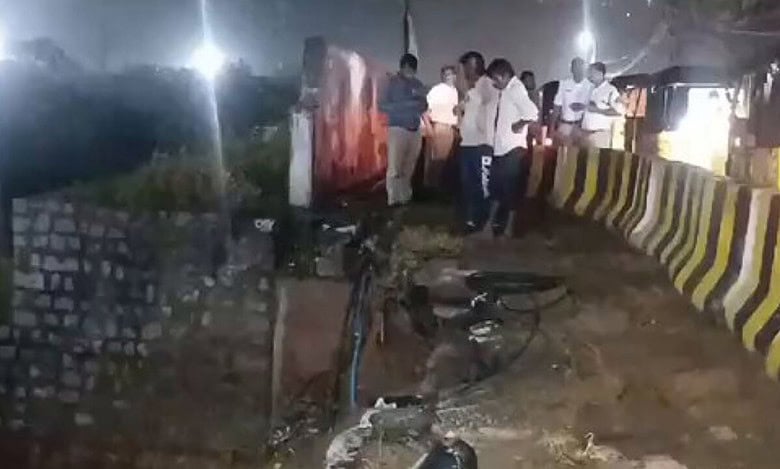 Amid heavy rains in Hyderabad, portion of Falaknuma bridge caves in