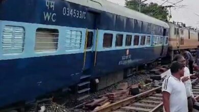 MP: Two coaches of Indore-Jabalpur Express train derail