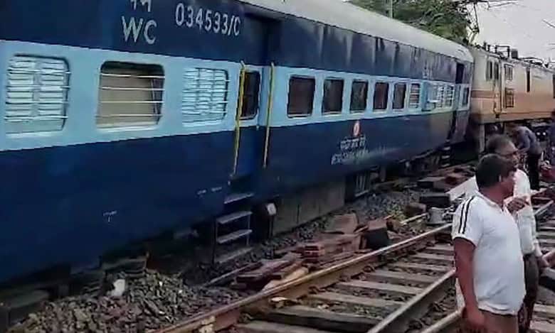 MP: Two coaches of Indore-Jabalpur Express train derail