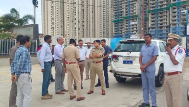 Police Commissioner and Joint Commissioner of Traffic conducted an inspection of high-traffic areas to asses traffic in Hyderabad