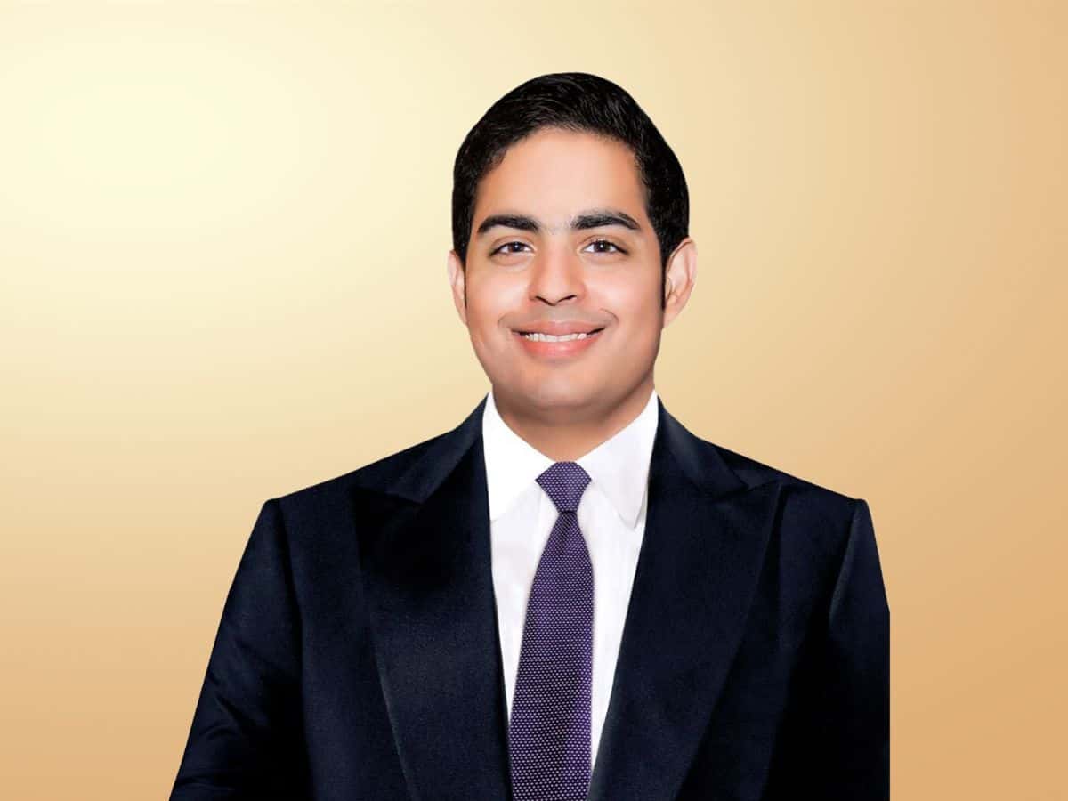 Reliance Jio chairman Akash Ambani bats for local storage of data