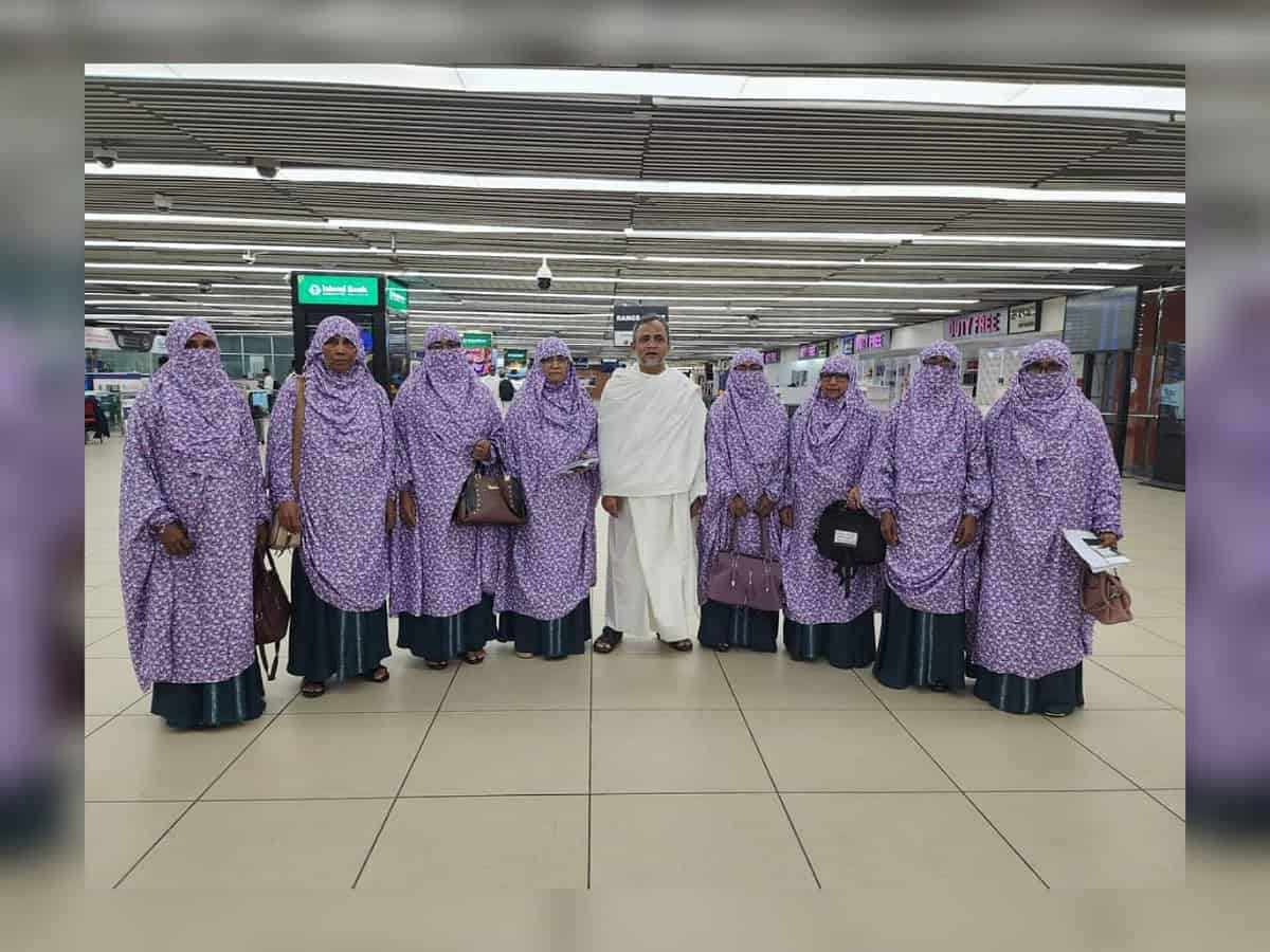 Bangladeshi man takes 8 sisters for Umrah, fulfills life-long dream
