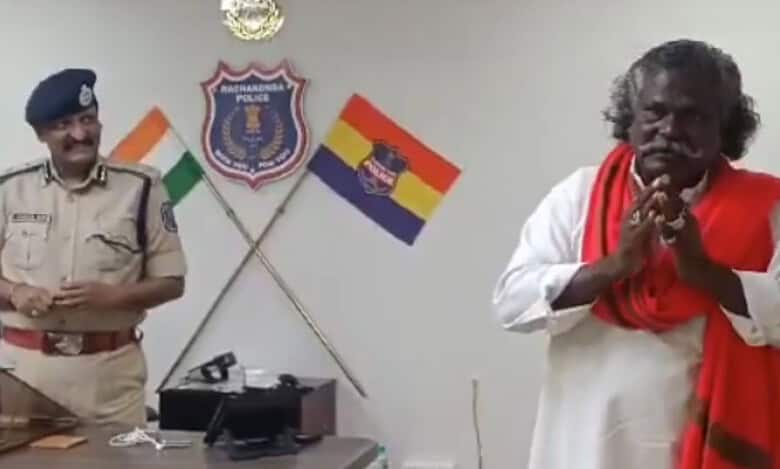 Rachakonda commissioner Sudheer Babu offers support to Darshanam Mogulaiah on his land issue.