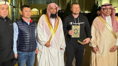 Video: Siberian embraces Islam at the hands of Imam of Prophet's Mosque