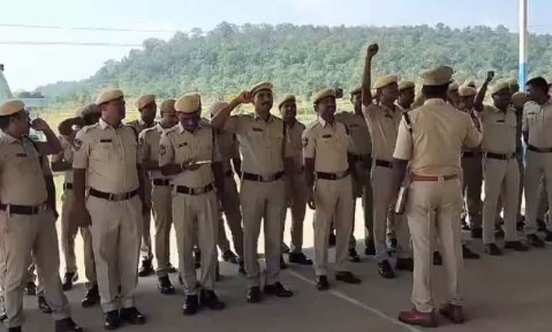 Telangana police constables protest in uniform for better working conditions