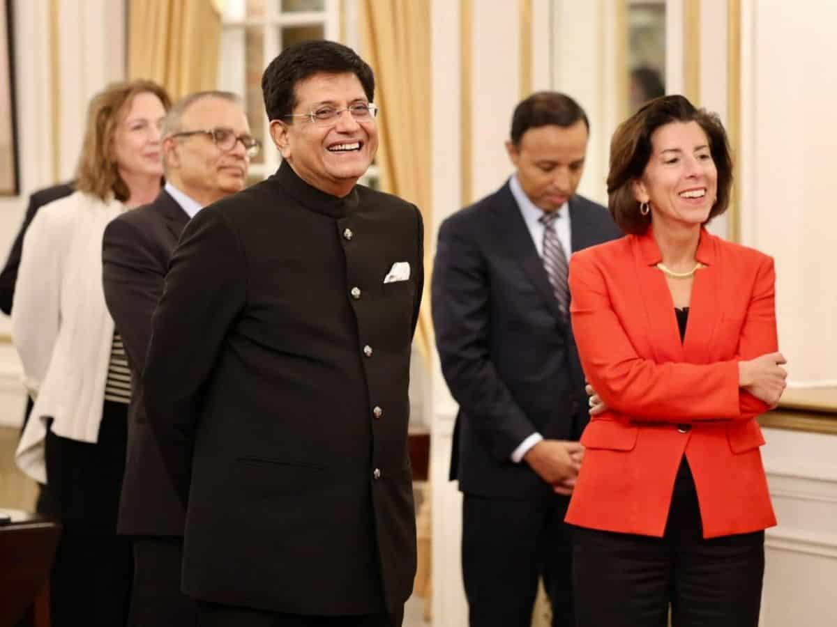 Piyush Goyal with US Secretary of Commerce Gina Raimondo and other dignitaries during the India-US CEO Forum, in Washington DC, USA.