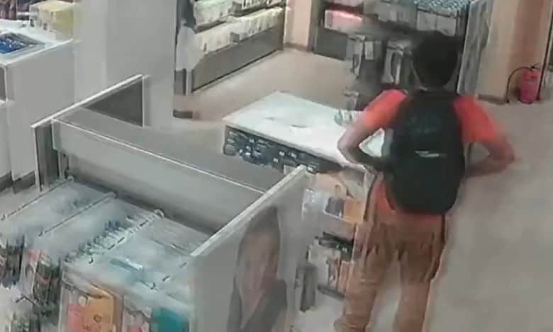 Man dies of heart attack while shopping in Hyderabad
