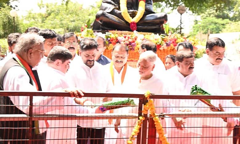 CM launches 90-day HMWSSB special sewearge drive to keep Hyderabad clean