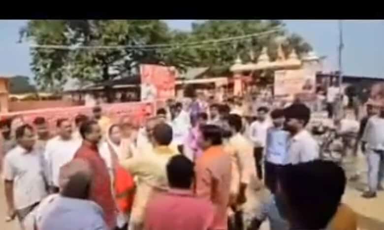 ‘Beef eaters not allowed’: BJP-led group attack fruit distribution program in UP