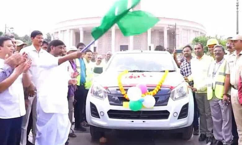 Special vehicles launched for rapid power restoration