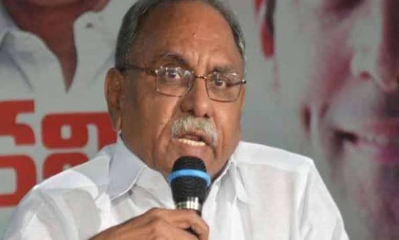 Hyderabad: Congress leader asks CM to demolish his farmhouse if built on FTL
