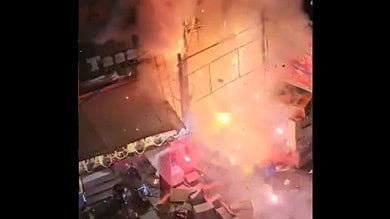 Huge fire breaks out at cracker shop in Hyderabad