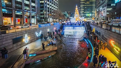 Light festival in restored Cheonggyecheon river