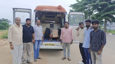 The mortal remains of Rayamallu Sampangi, a migrant worker who passed away in Kurdistan has been brought back to his native village in Mancherial district on Thursday.