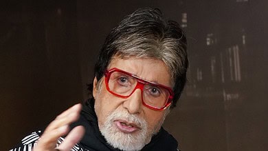 Amitabh Bachchan pays a tribute to Ganga Maiya amidst Mahakumbh