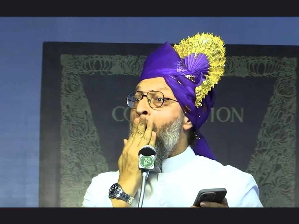 Hyderabad MP Asaduddin Owaisi hilariously reacts to Solapur Police notice