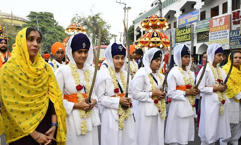 Sikhs in Hyderabad celebrate 555th Prakash Purab of Guru Nanak