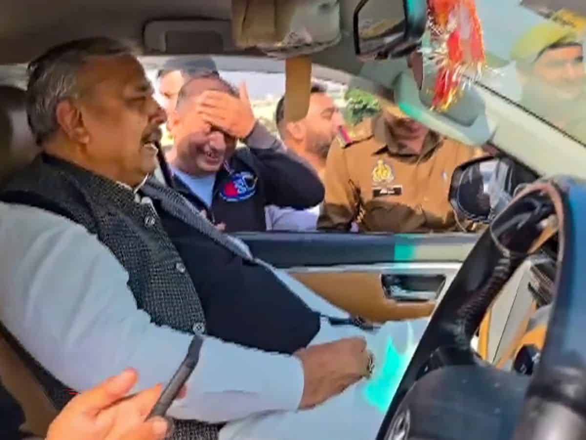 Harendra Malik stopped at Ghazipur border