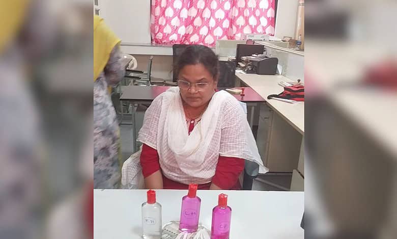 Mahabubabad SDM Caught accepting bribe by Telangana ACB