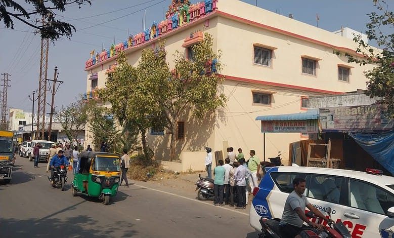 explosion near parja pathi temple in mailardevpally causes panic