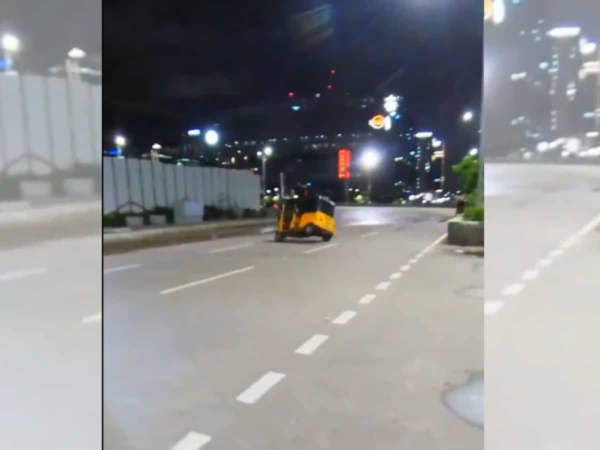 Auto rickshaw performs risky stunts on road in Hyderabad