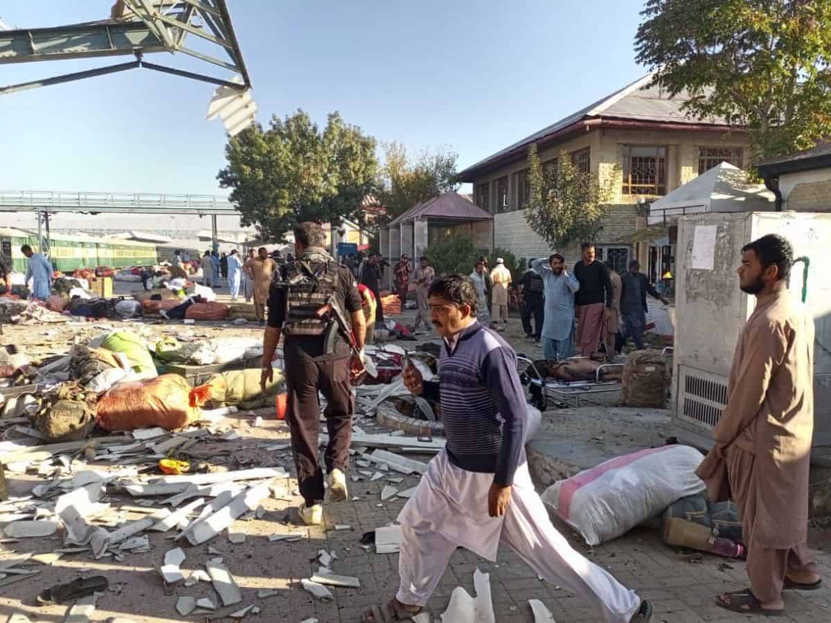 bomb blast at Quetta Railway Station in Balochistan (1)