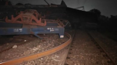 goods train derailed between Ramagundam and Raghavapuram