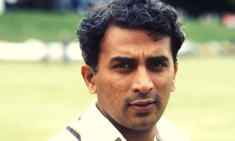 Cricket: How a bookstore helped Sunil Gavaskar to prepare for battle against the Aussies.