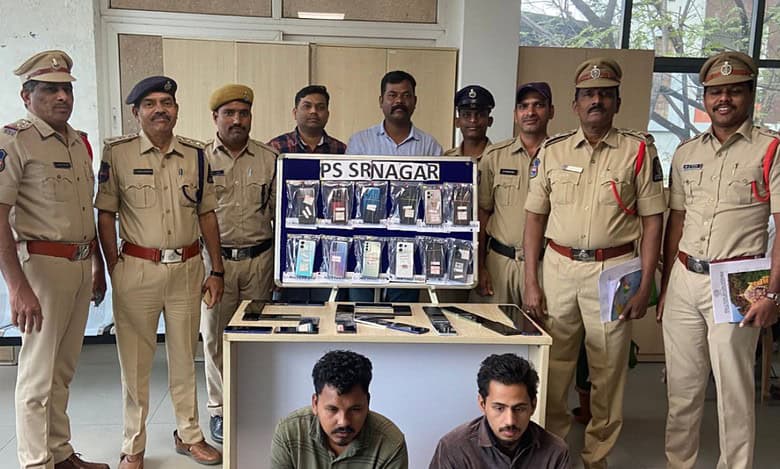 2 held for stealing mobile phones from hostels in Hyderabad